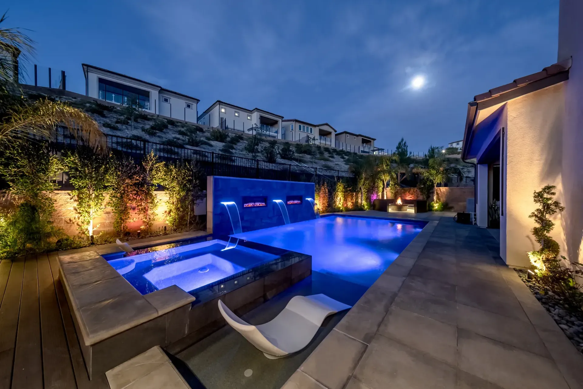 Luxury Swimming pool in Porter Ranch, CA.
