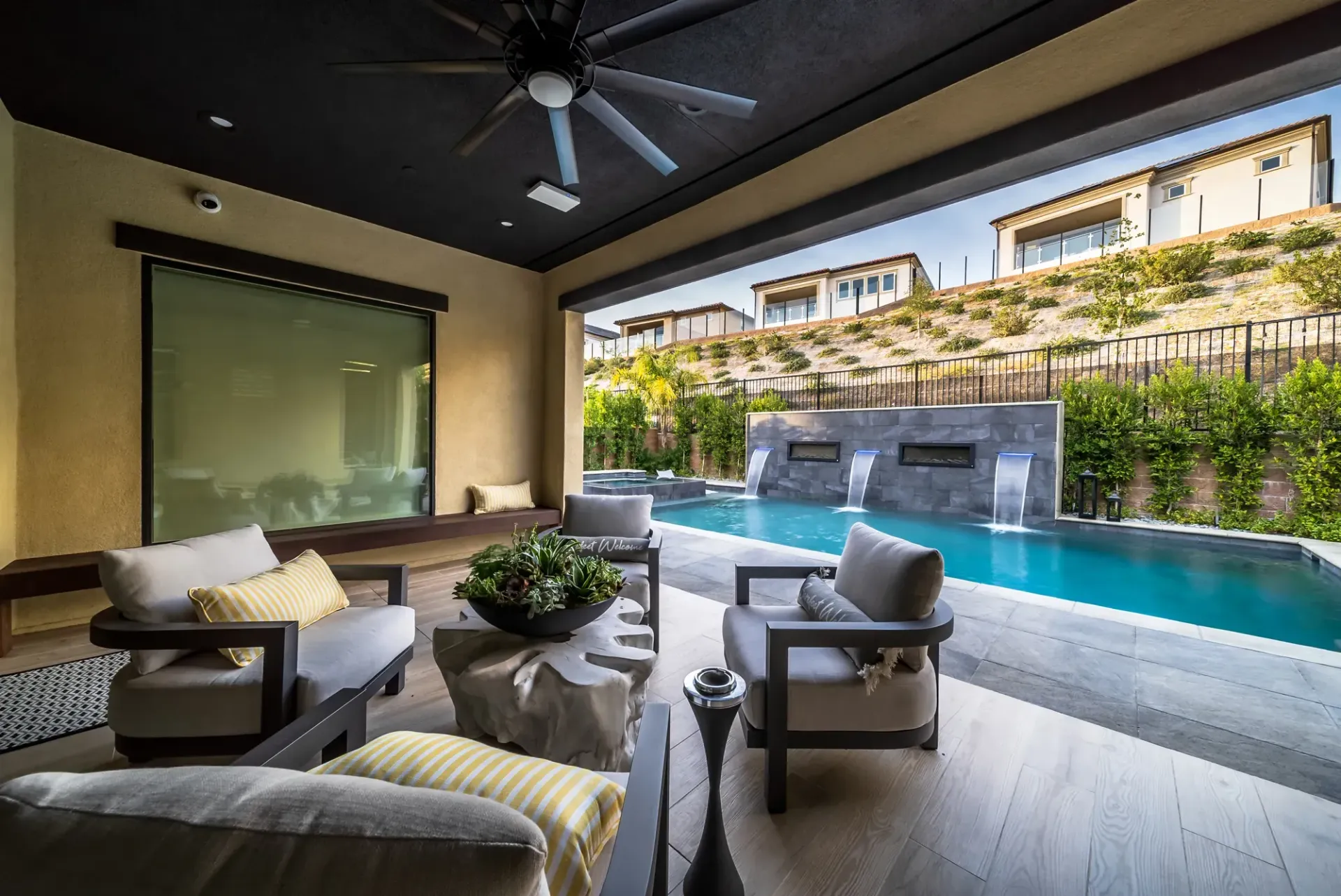 Luxury Swimming pool in Porter Ranch, CA.