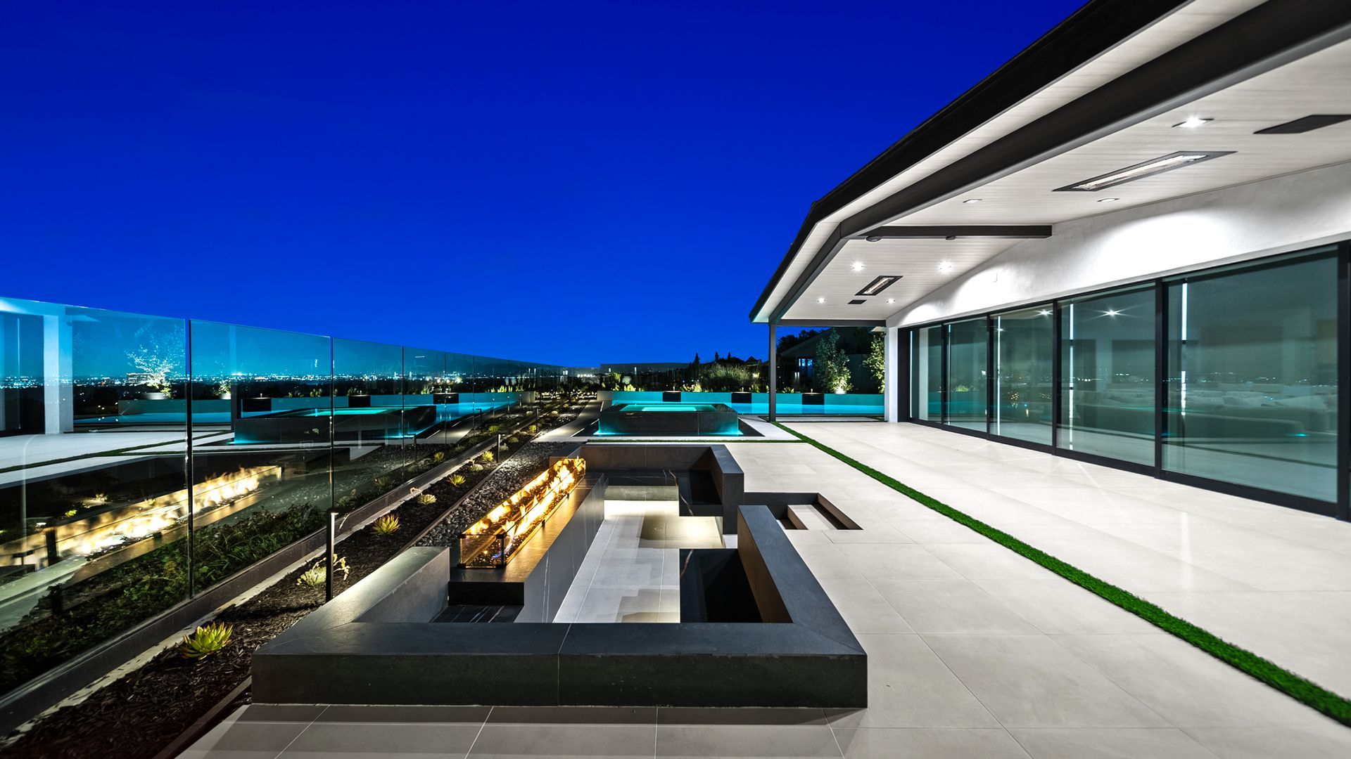 Luxury swimming pool design and construction by Westmod in Irvine, CA.