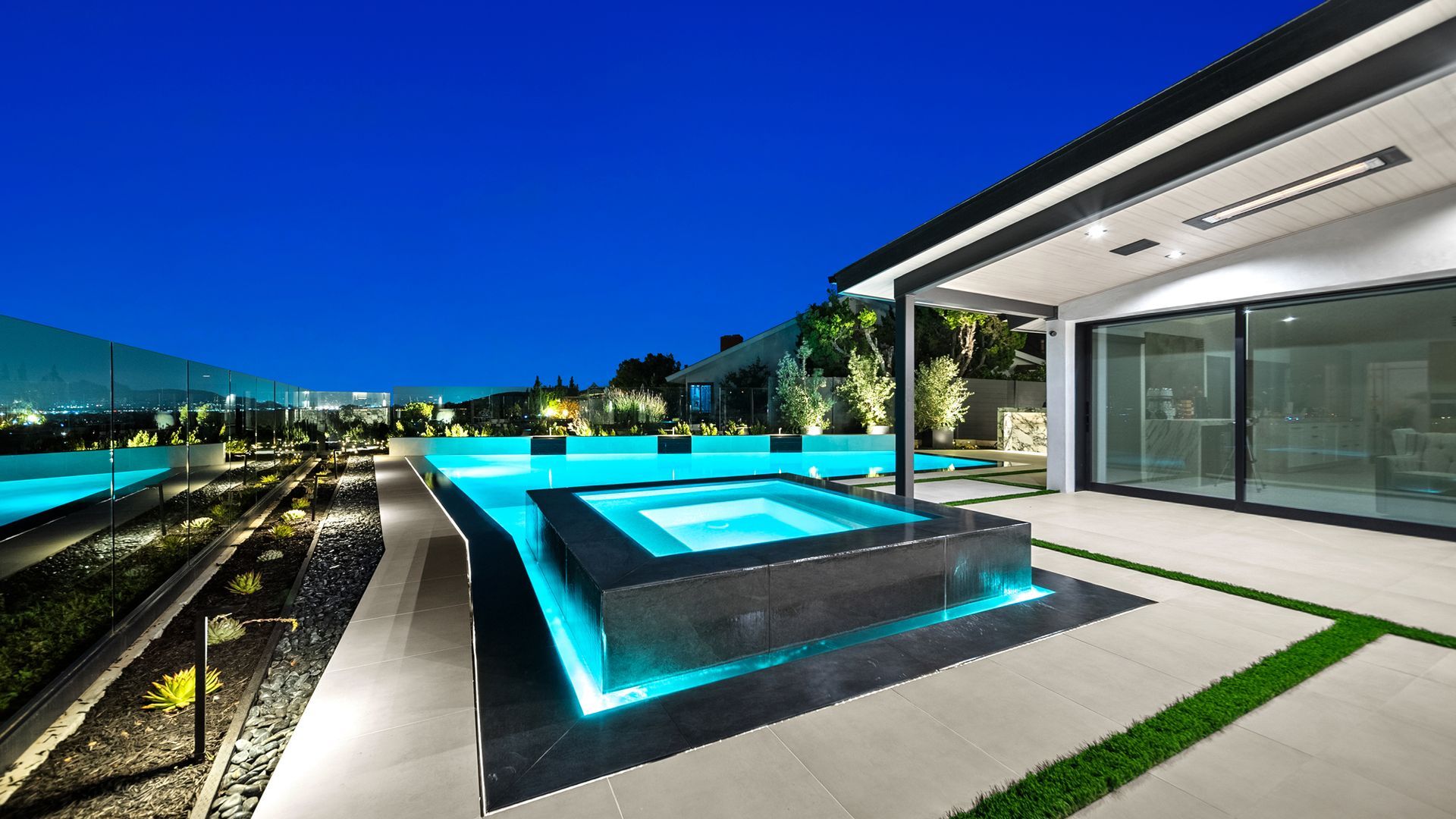 Luxury swimming pool design and construction by Westmod in Irvine, CA.