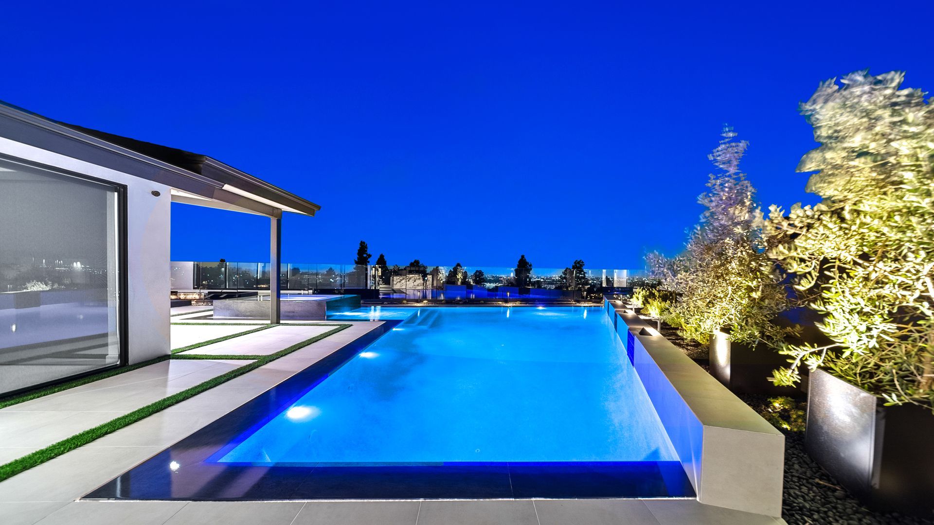 Luxury swimming pool design and construction by Westmod in Irvine, CA.