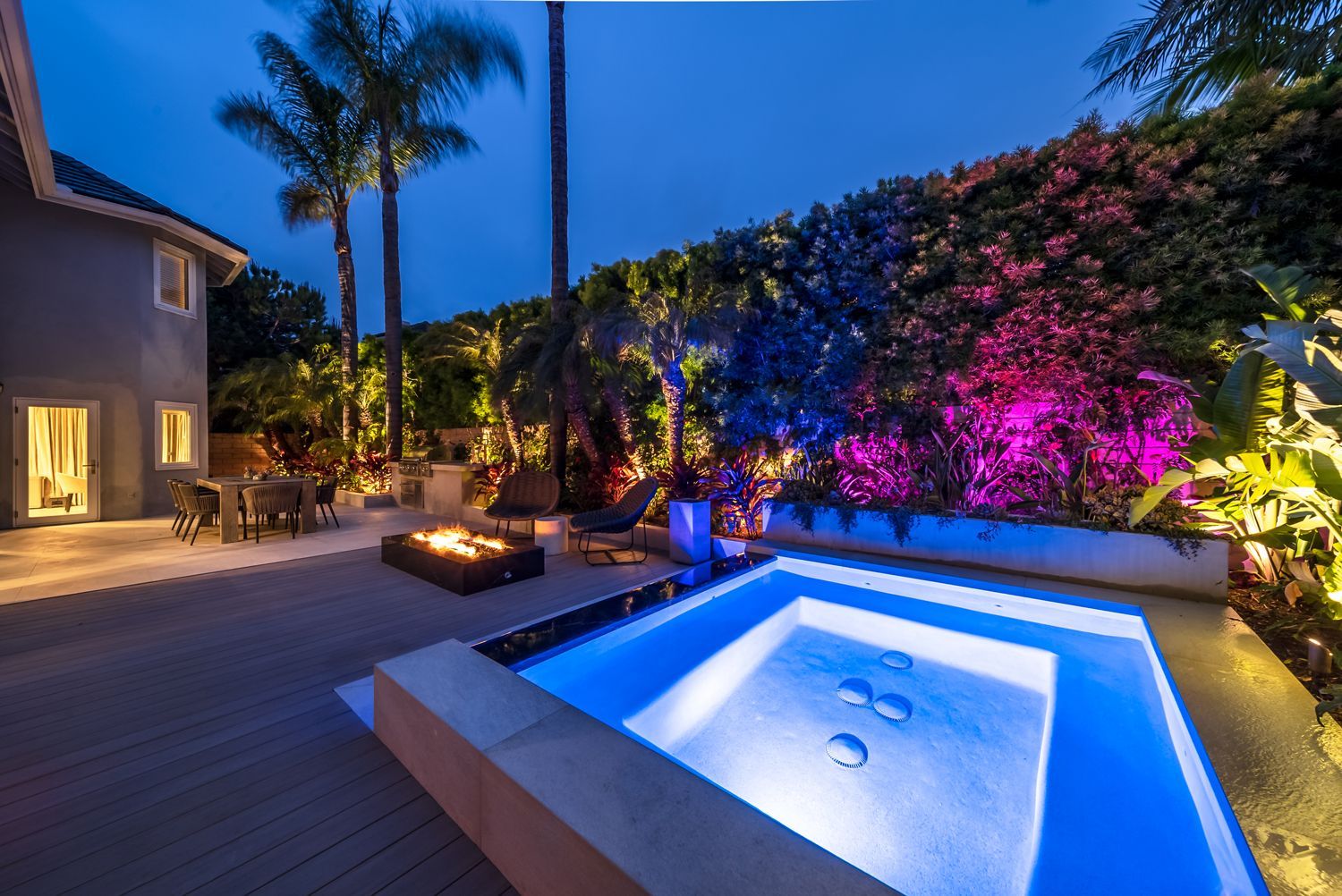 Luxury Swimming pool in Huntington Beach, CA