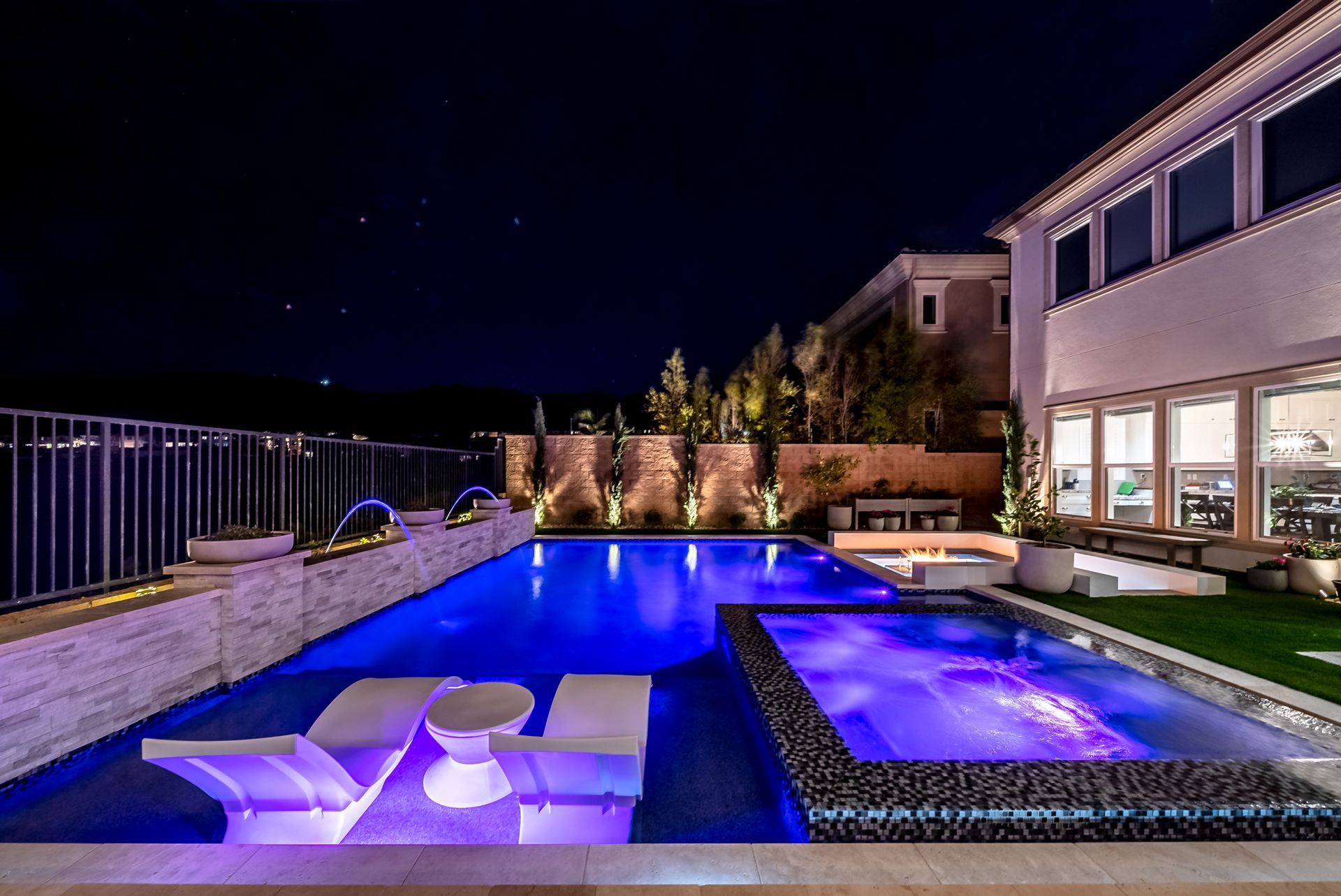 Luxury Swimming pool in Porter Ranch, CA.