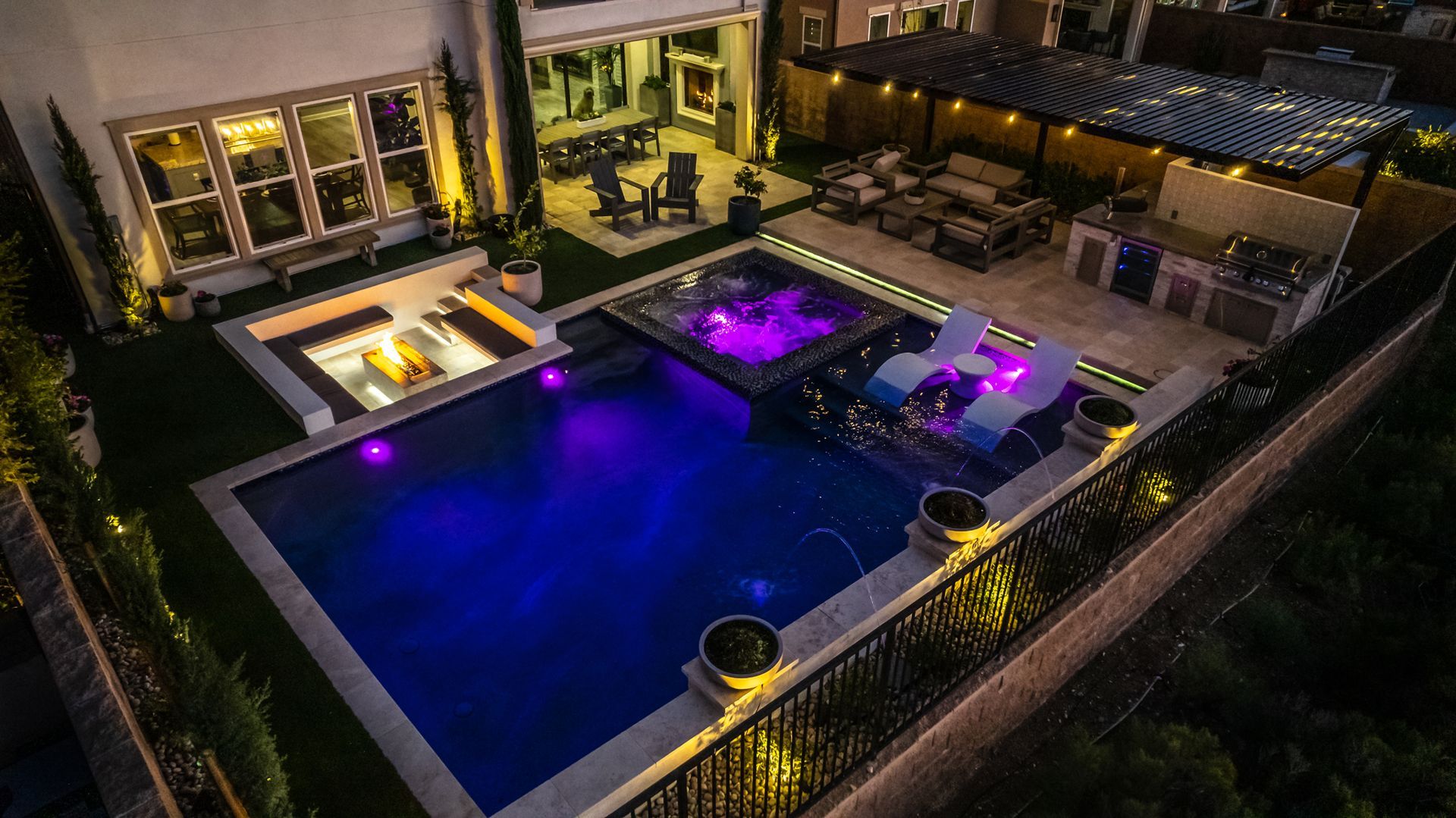 Luxury Swimming pool in Porter Ranch, CA.