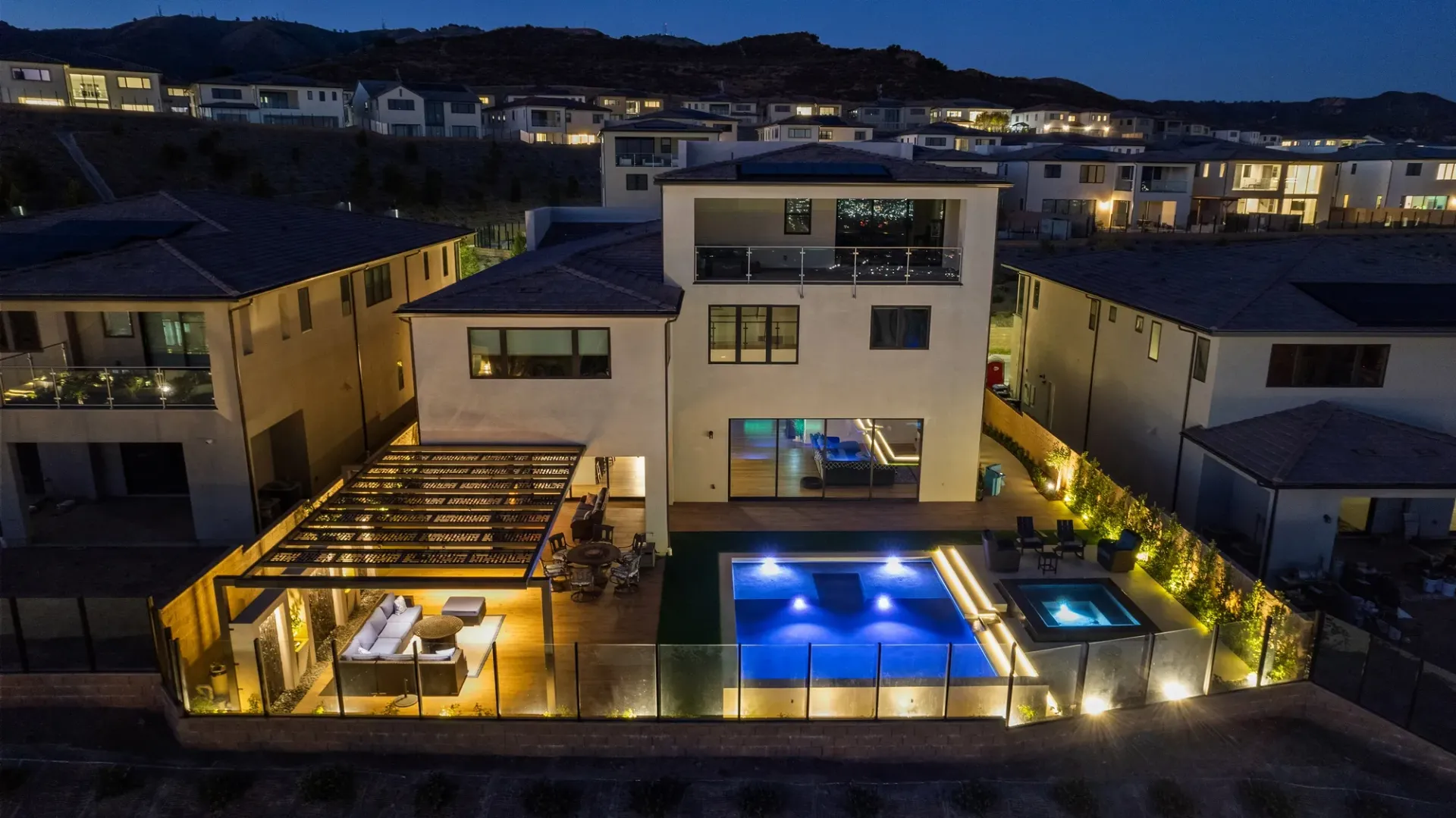 A luxurious yet modest custom pool, spa and outdoor living space in Porter Ranch, CA.