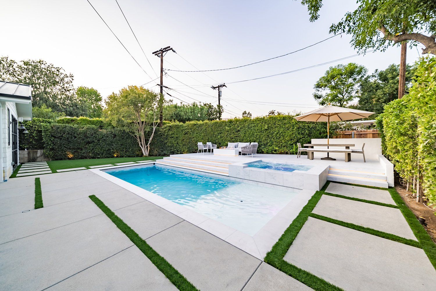 Luxury Swimming pool in La Canada Flintridge, CA.