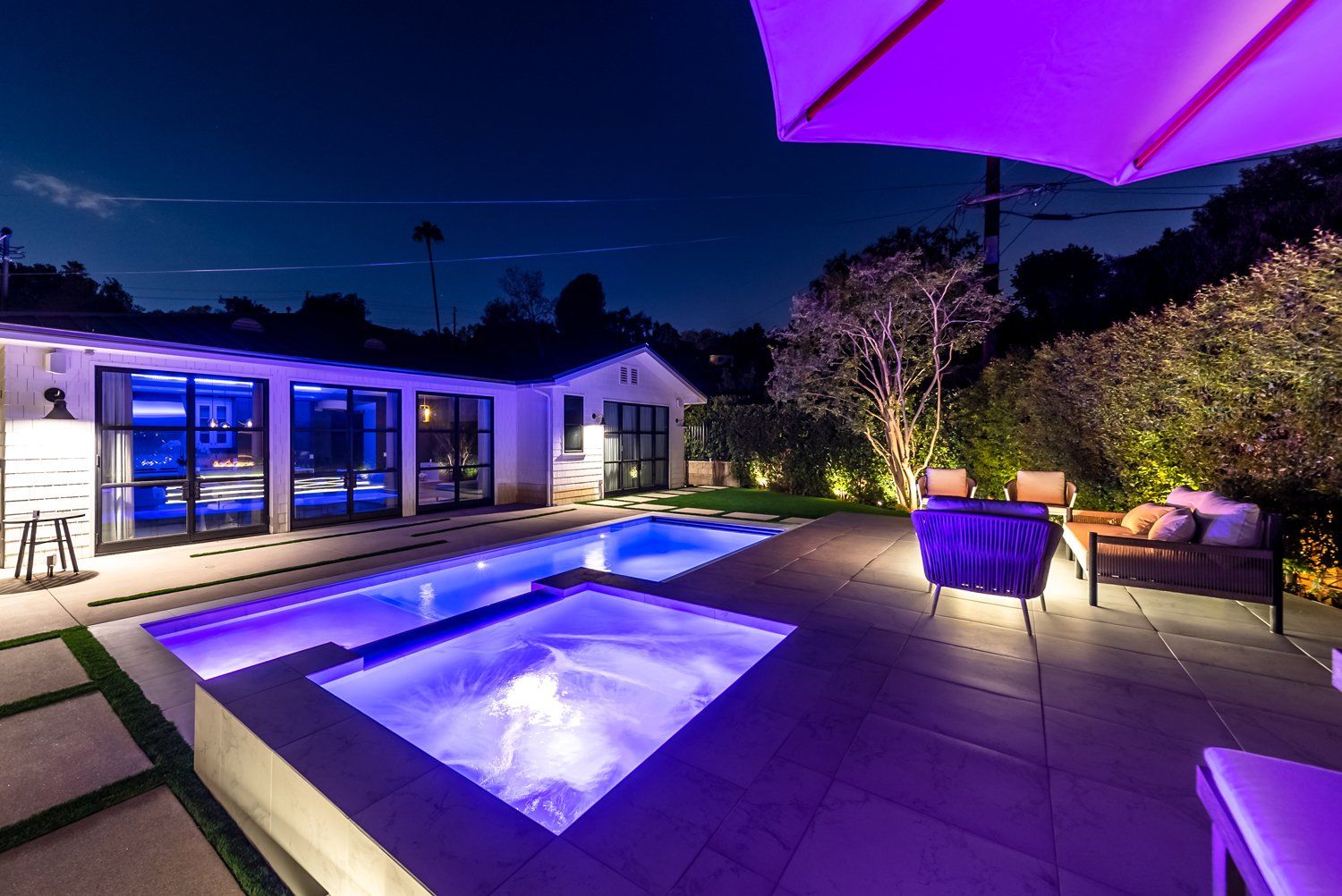 Luxury Swimming pool in La Canada Flintridge, CA.