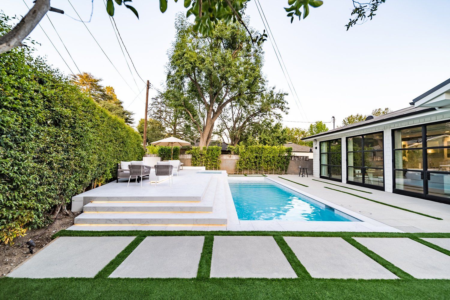 Luxury Swimming pool in La Canada Flintridge, CA.