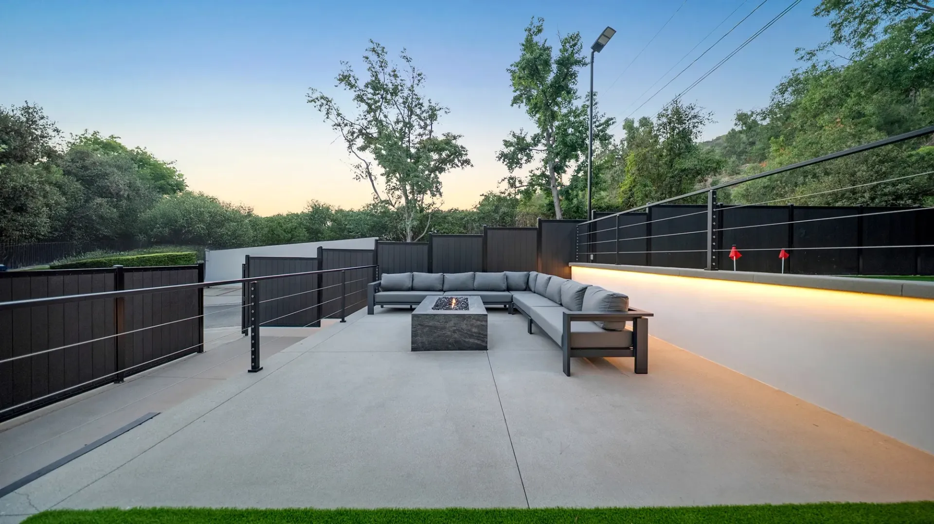Custom pool and outdoor living space by Westmod. Location - La Canada Flintridge, CA