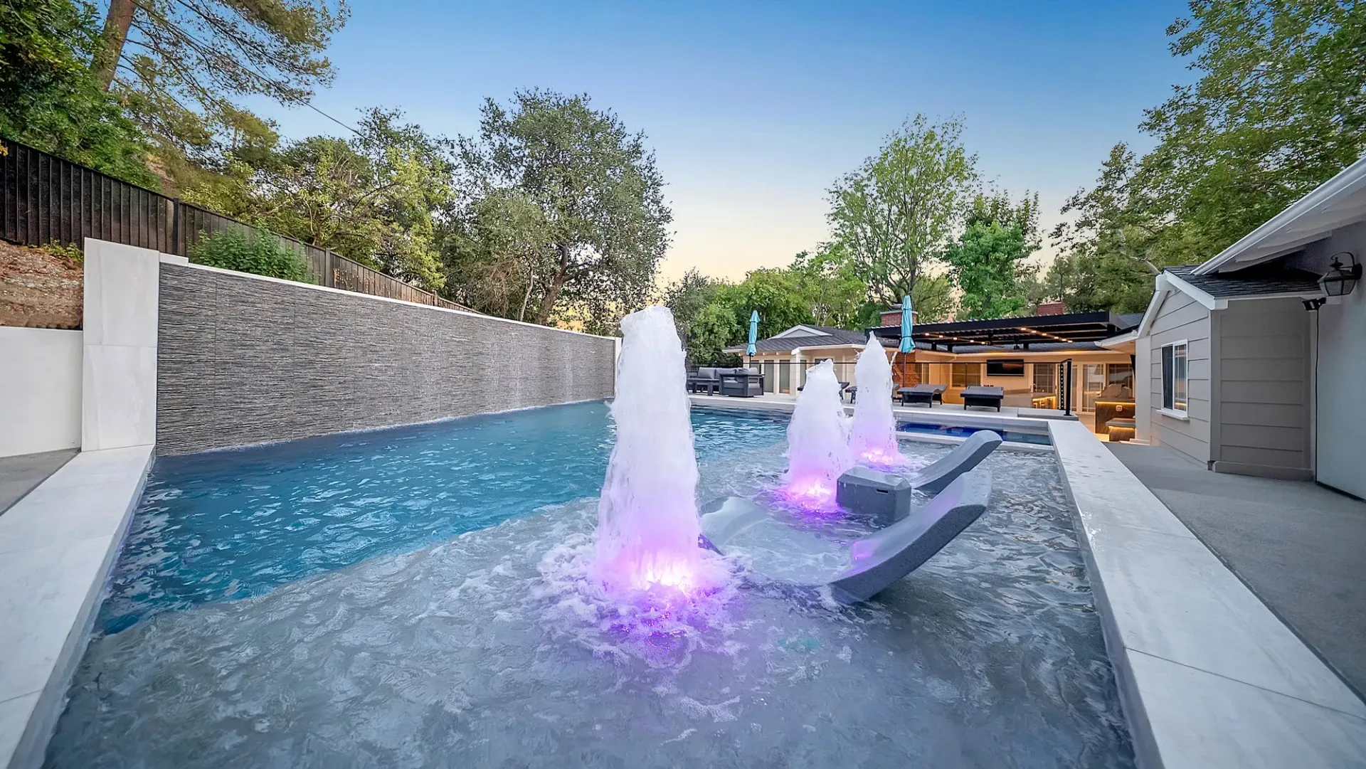 Custom pool and outdoor living space by Westmod. Location - La Canada Flintridge, CA