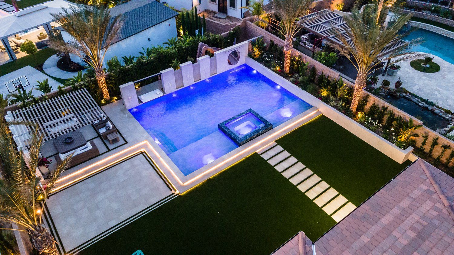 Luxury Swimming pool in Porter Ranch, CA.