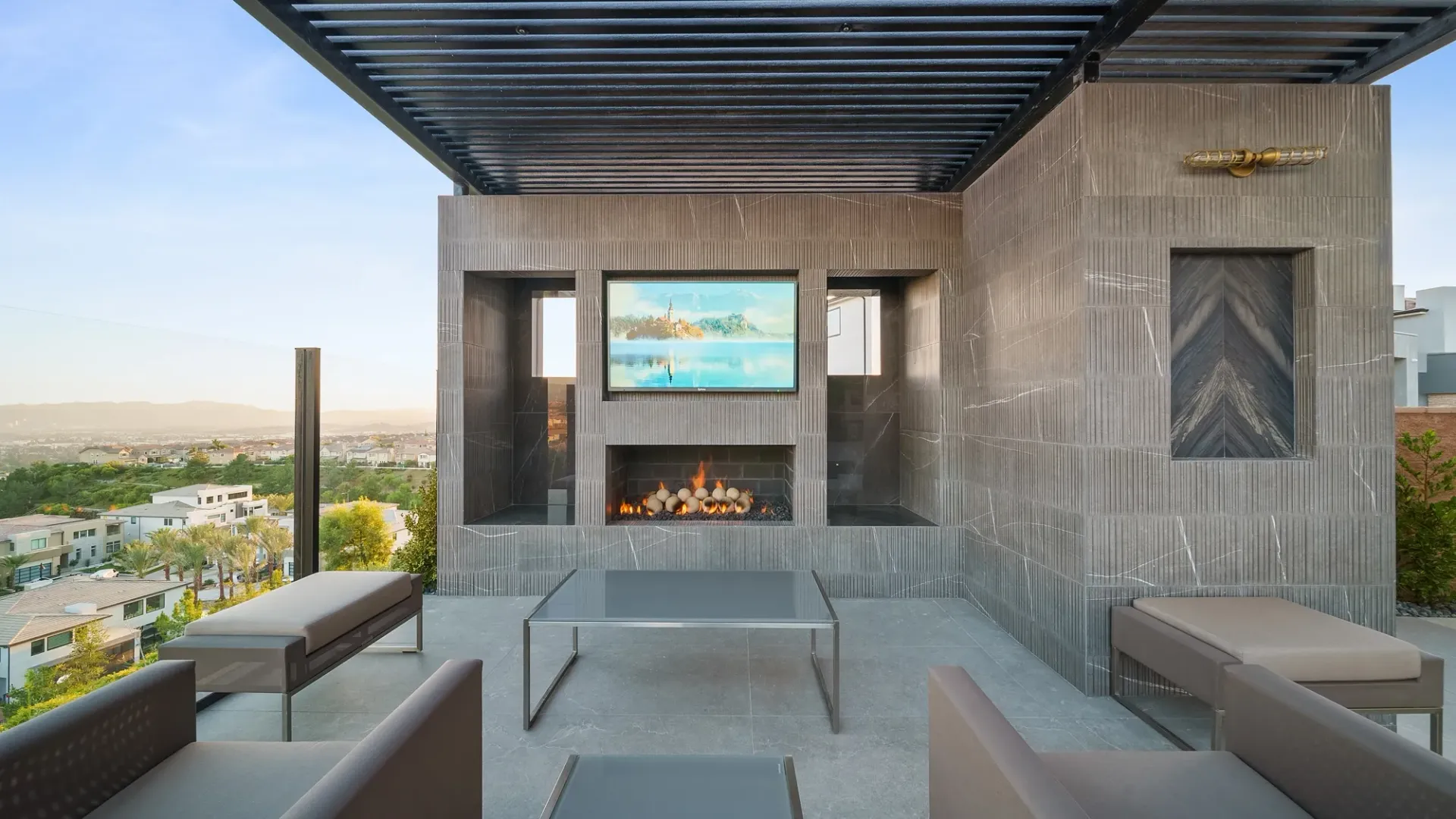 Luxury Swimming pool in Porter Ranch, CA