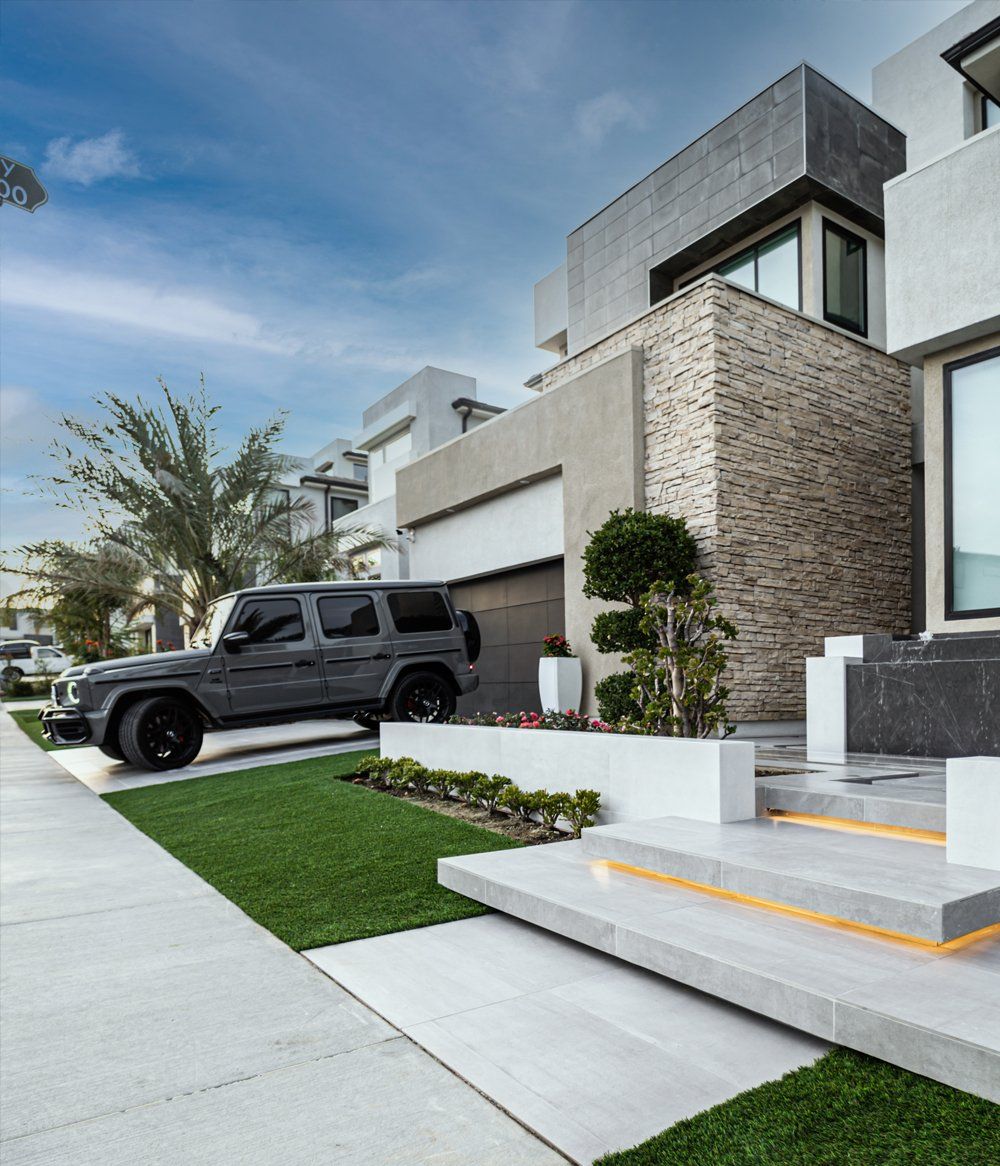 Luxury Front Yard and Entryway in Porter Ranch, CA.
