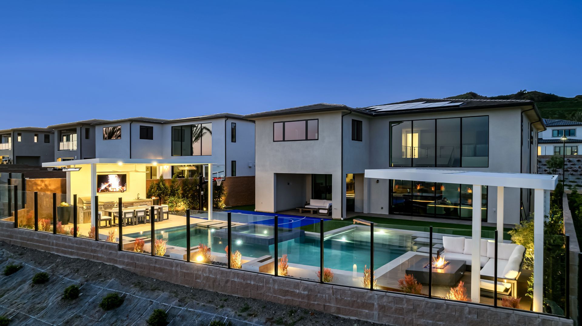 Luxury swimming pool design and construction by Westmod in Porter Ranch, CA.