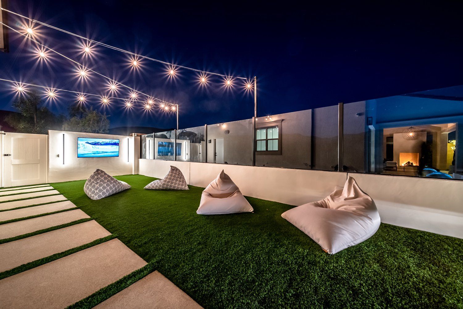 Luxury Swimming pool in Irvine, CA.