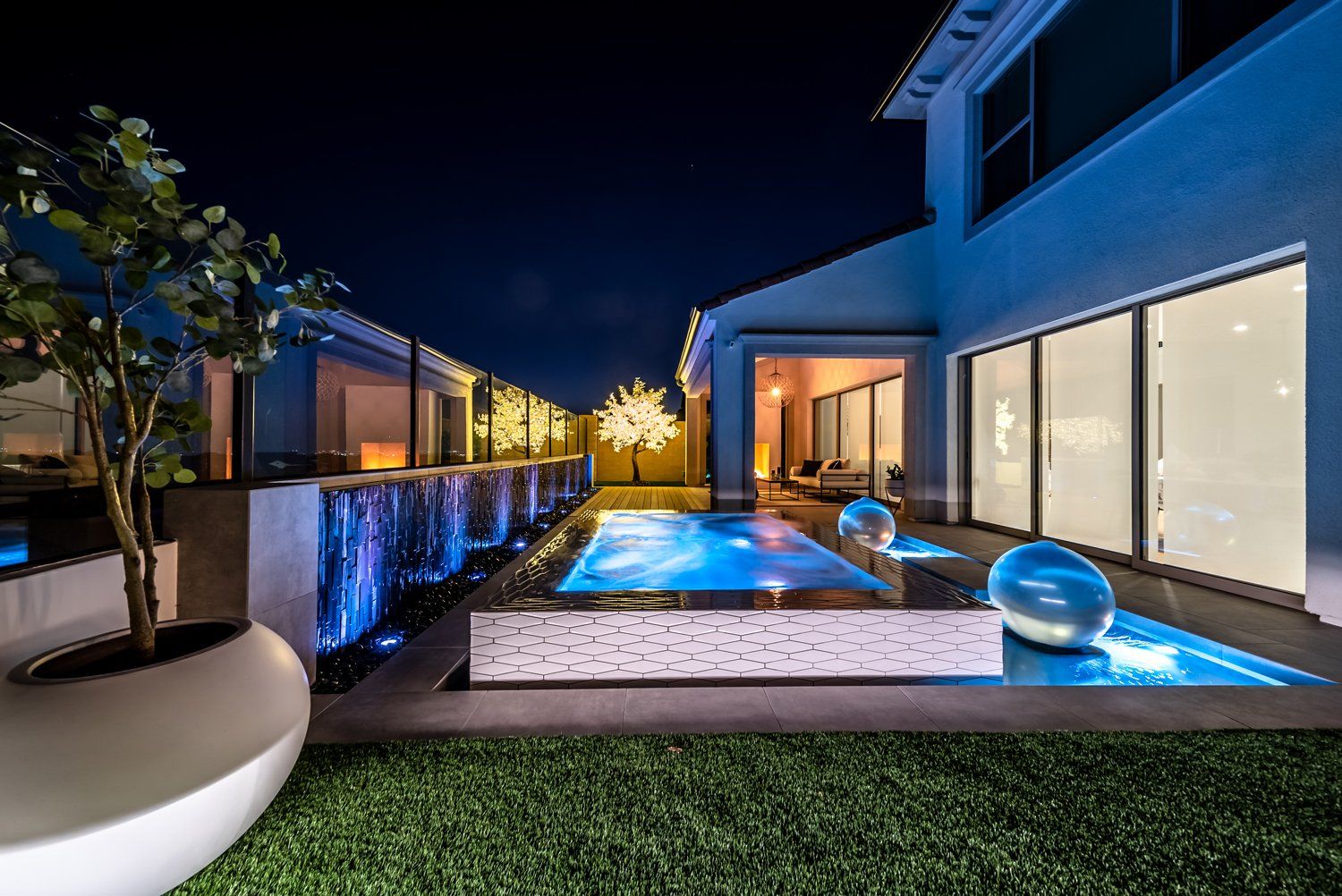 Luxury Swimming pool in Irvine, CA.