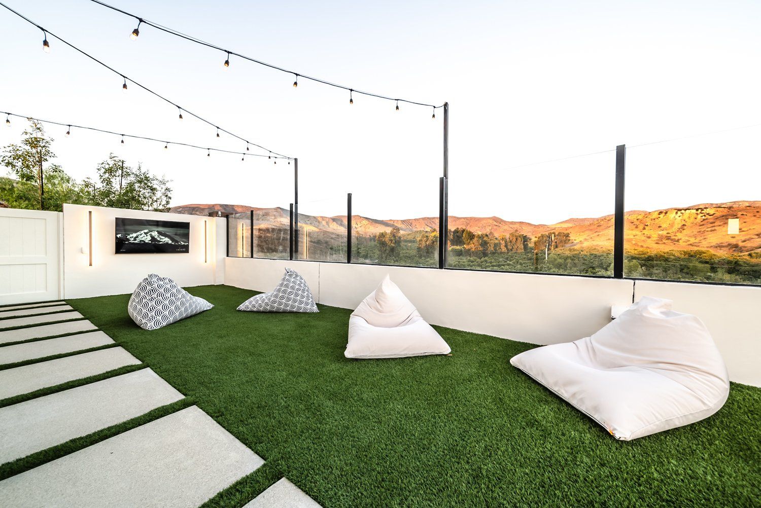 Luxury Swimming pool in Irvine, CA.