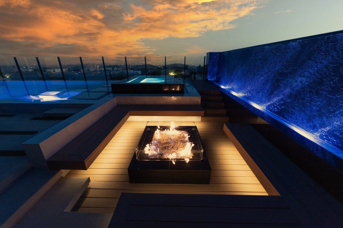 Luxury Swimming pool in Porter Ranch, CA.