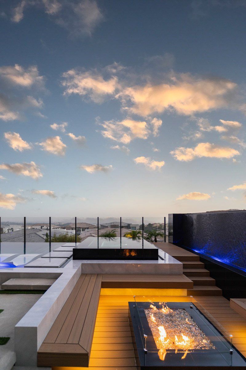 Luxury Swimming pool in Porter Ranch, CA.