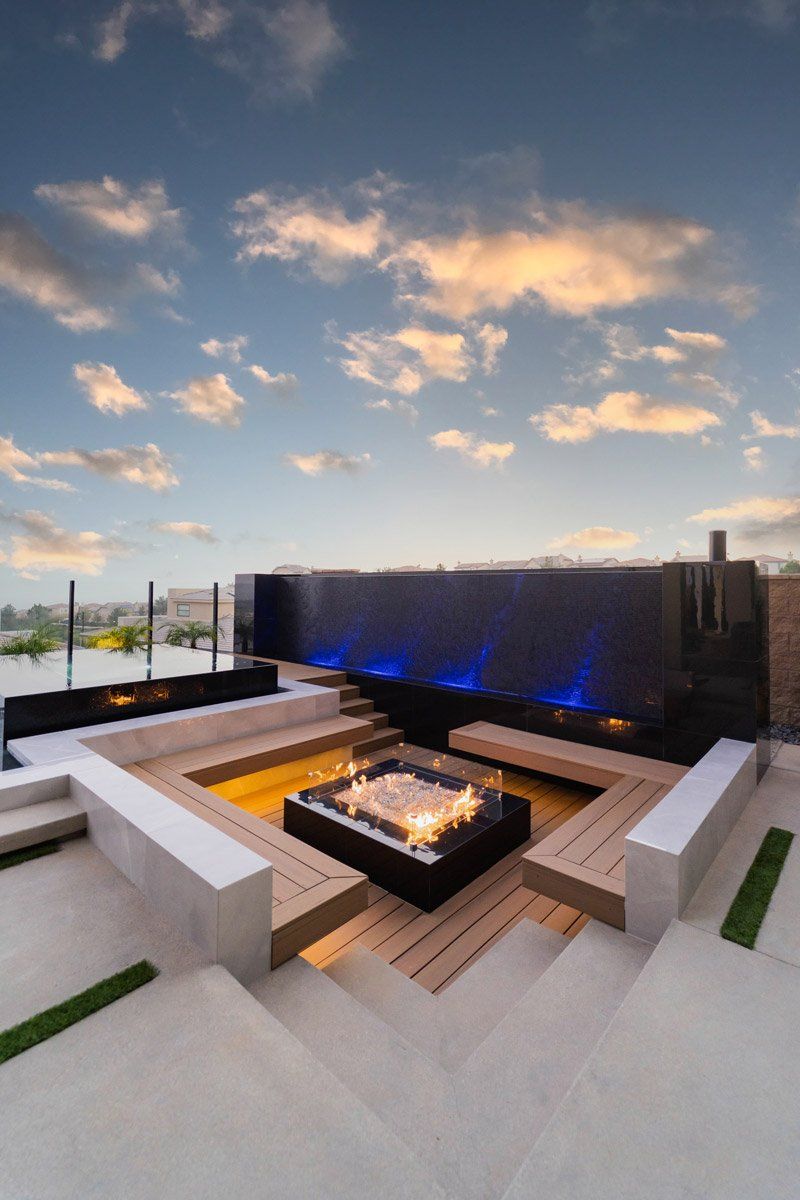 Luxury Swimming pool in Porter Ranch, CA.