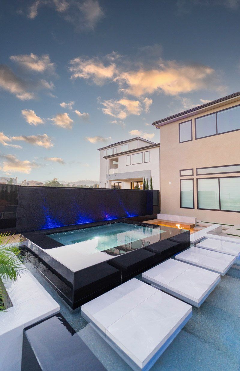 Luxury Swimming pool in Porter Ranch, CA.