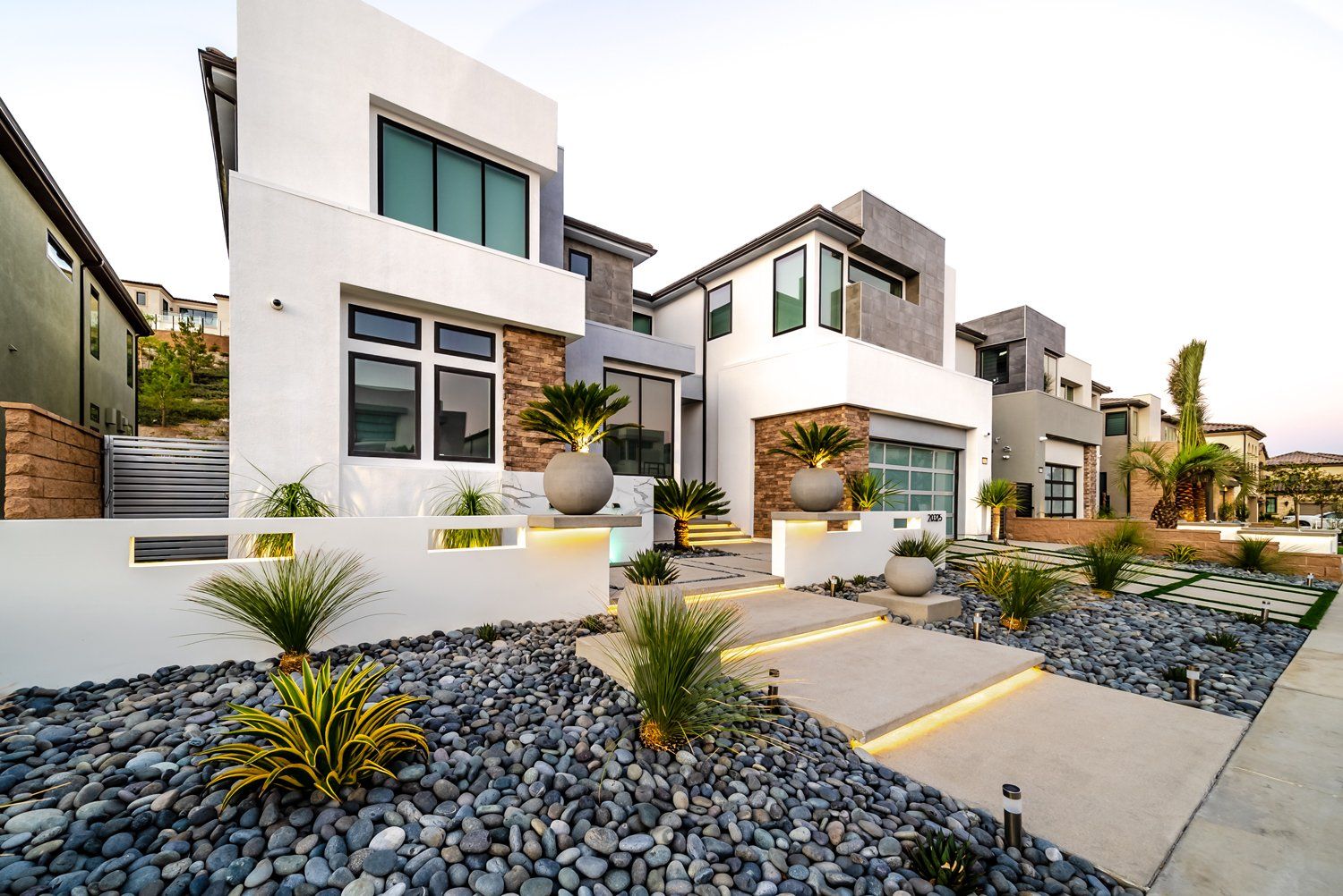 Luxury Swimming pool in Porter Ranch, CA.