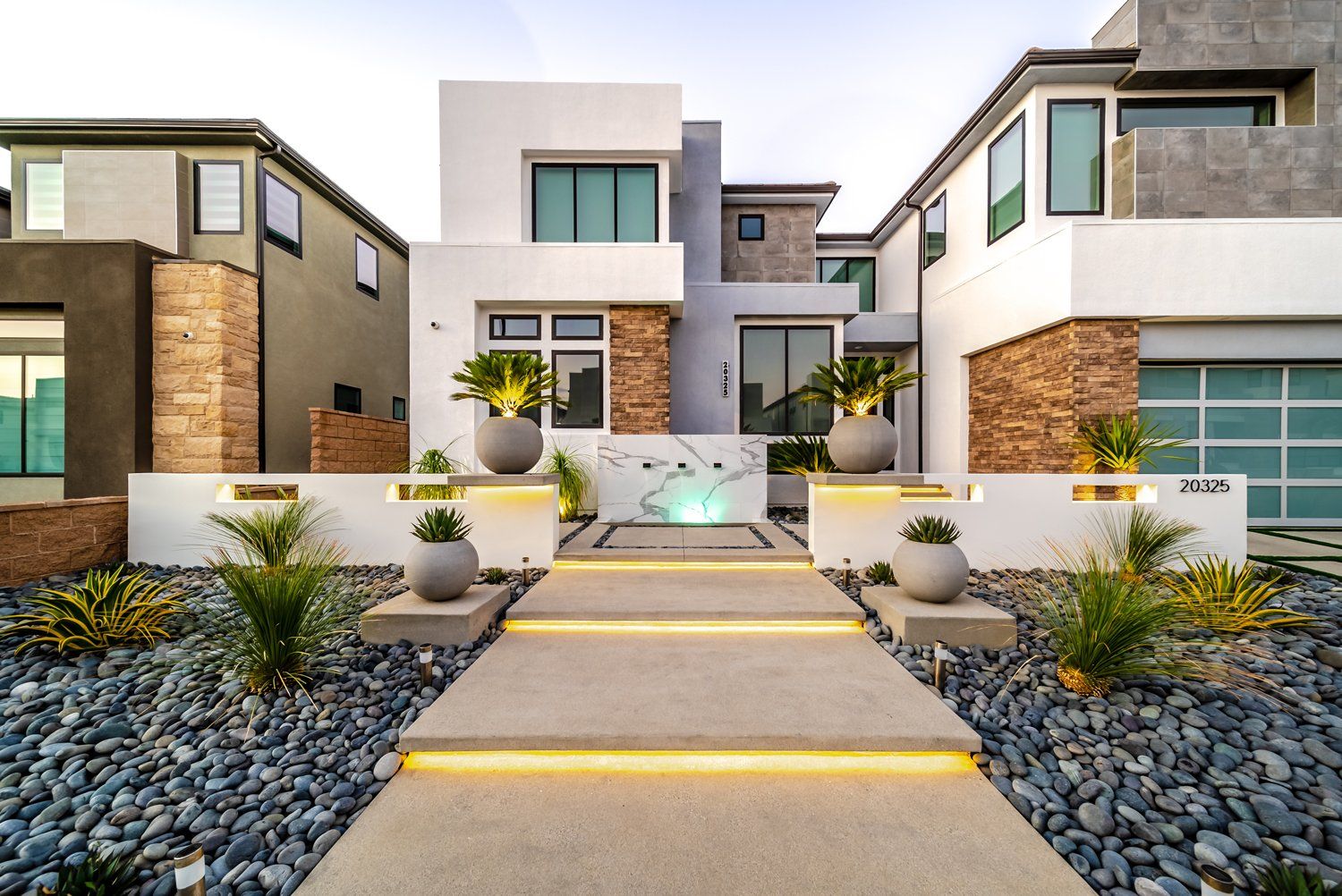 Luxury Swimming pool in Porter Ranch, CA.