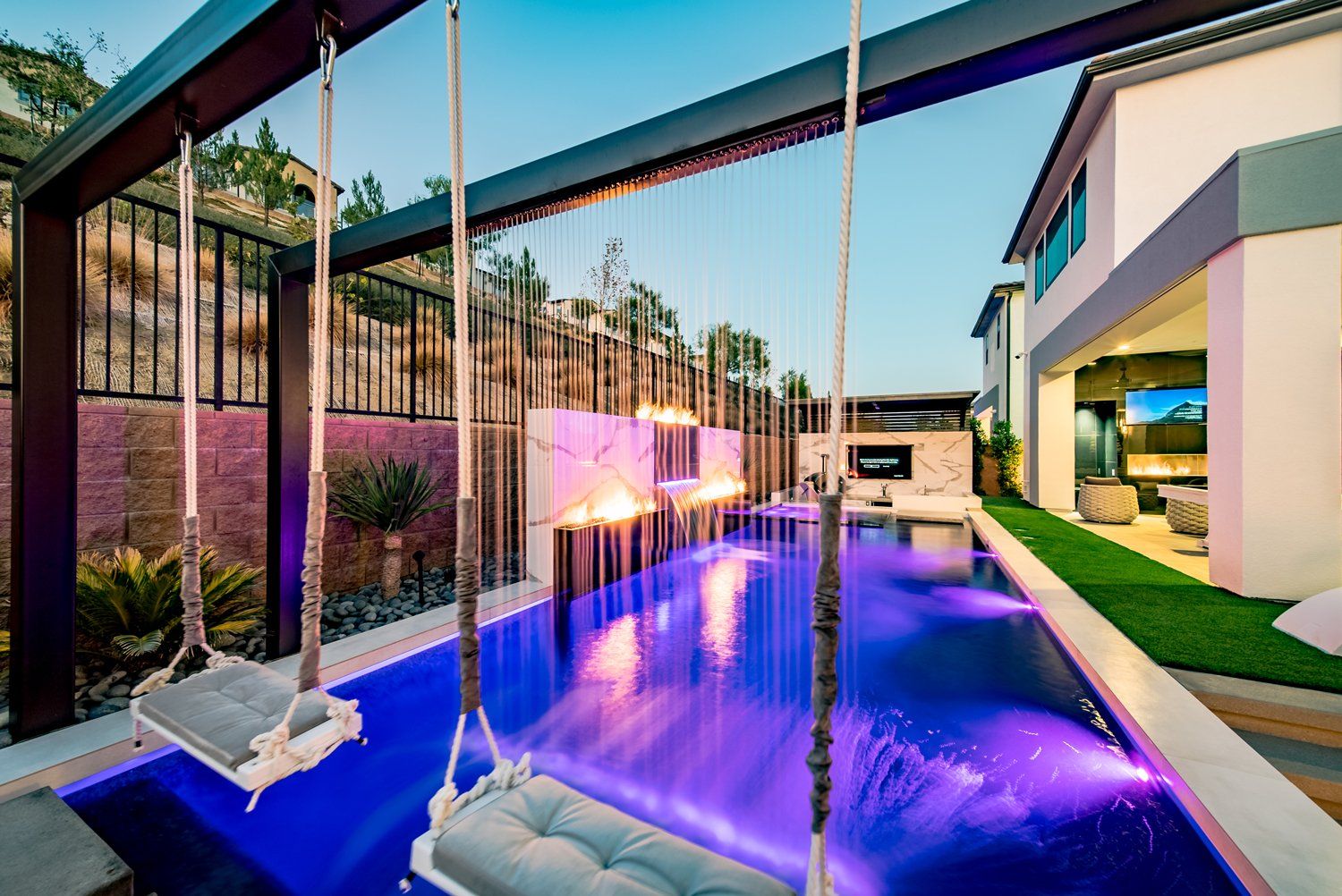 Luxury Swimming pool in Porter Ranch, CA.