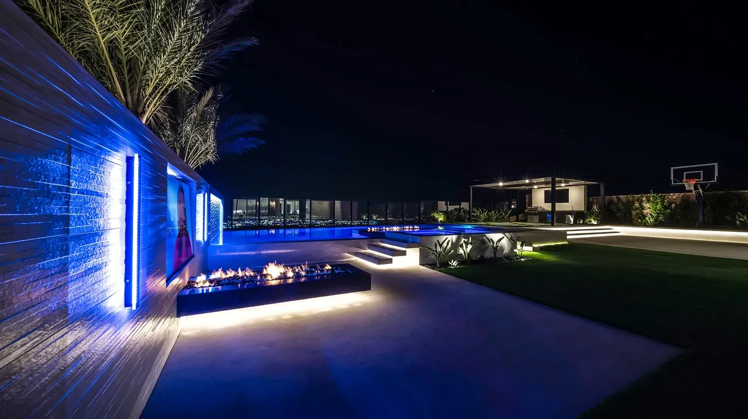 Luxury pool in Porter Ranch, CA.