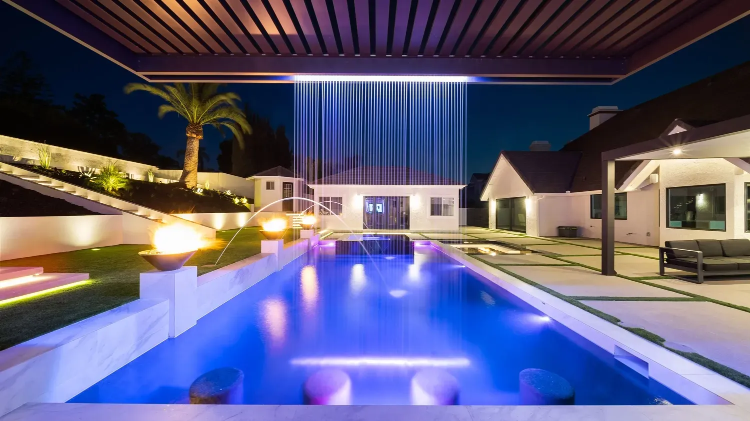 Luxury Swimming pool in Rancho Cucamonga, CA.