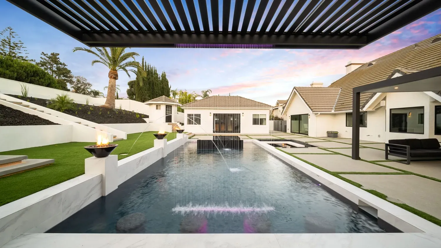 Luxury Swimming pool in Rancho Cucamonga, CA.