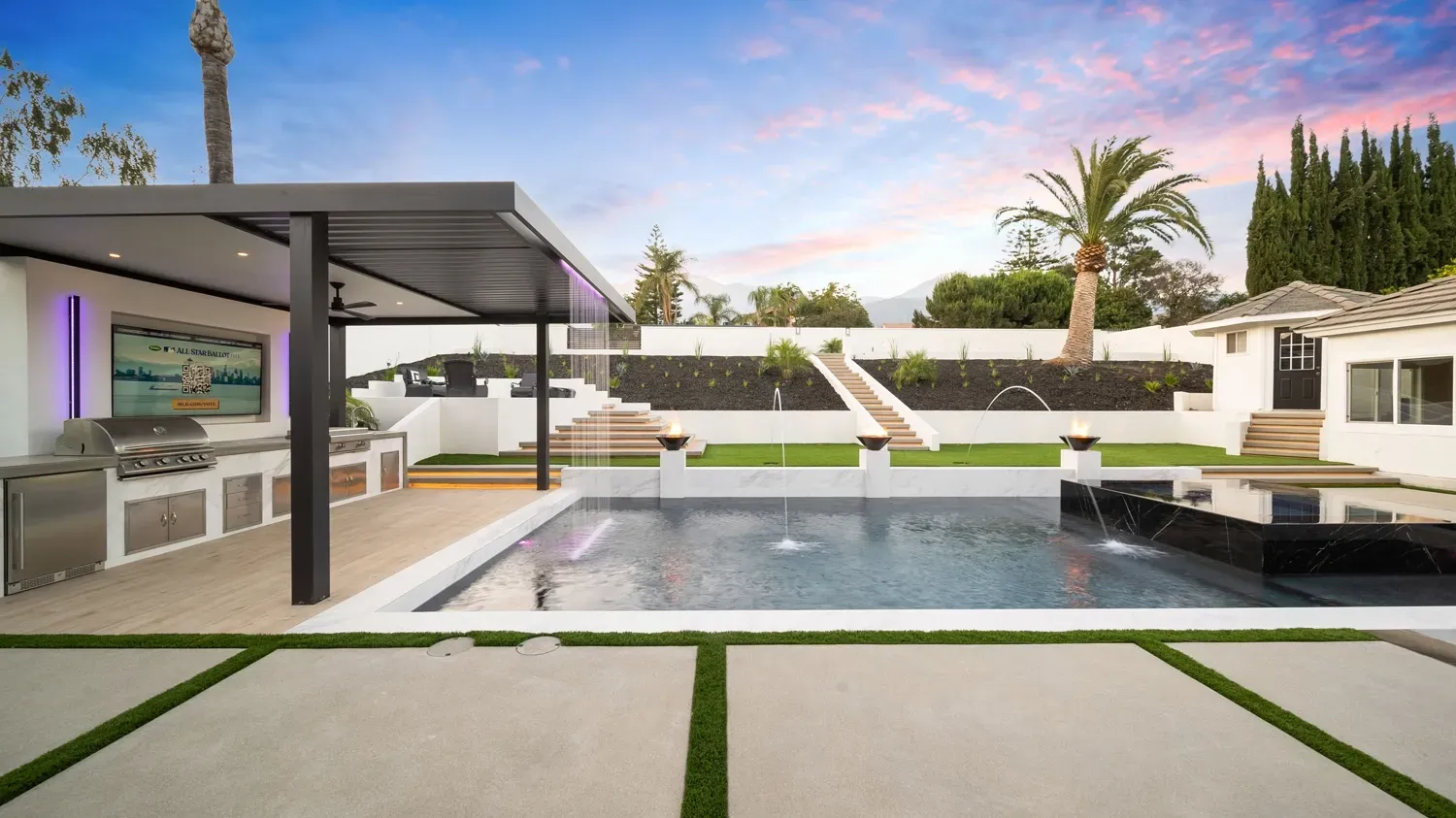 Luxury Swimming pool in Rancho Cucamonga, CA.