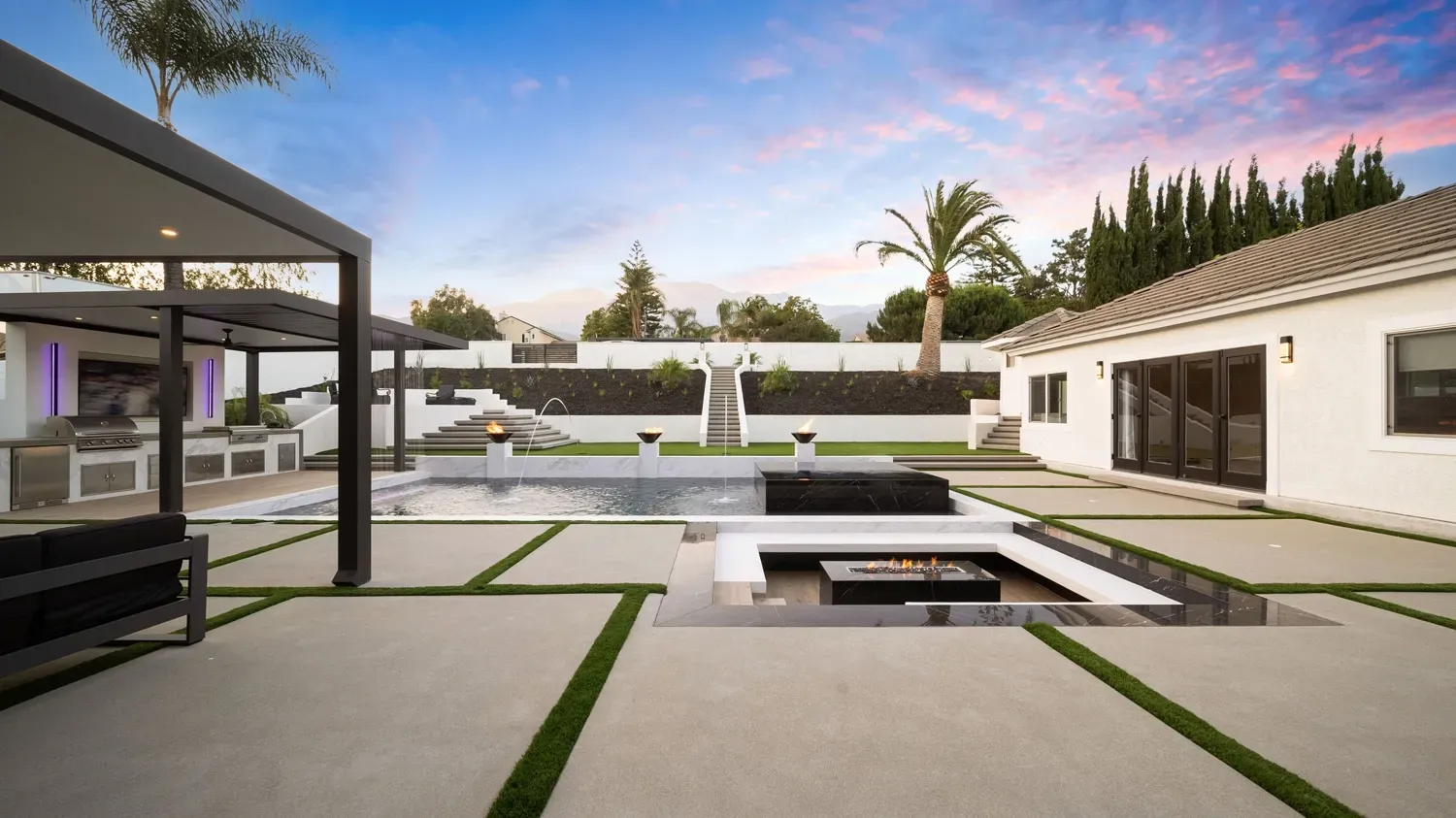 Luxury Swimming pool in Rancho Cucamonga, CA.