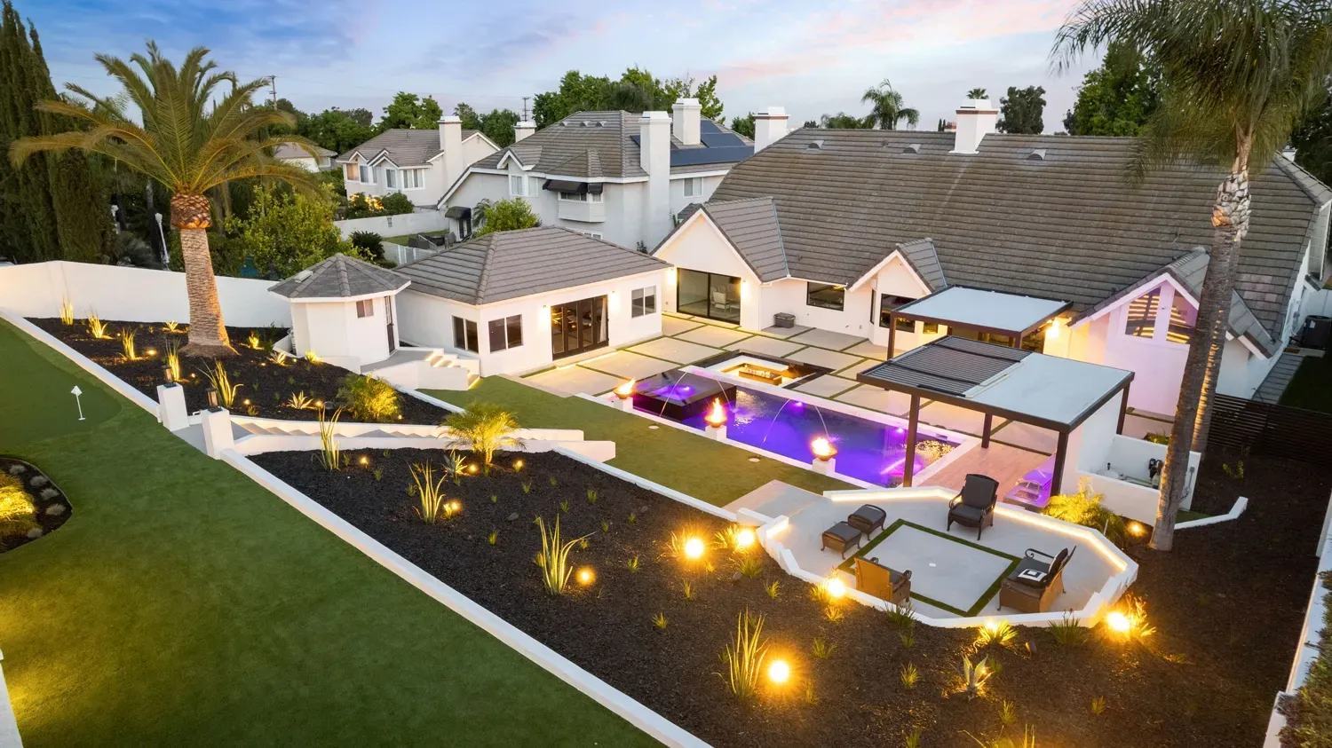 Luxury Swimming pool in Rancho Cucamonga, CA.