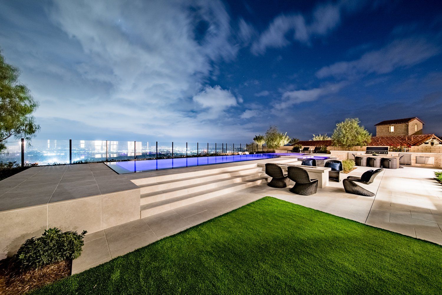 Luxury Swimming pool in Chatsworth, CA.