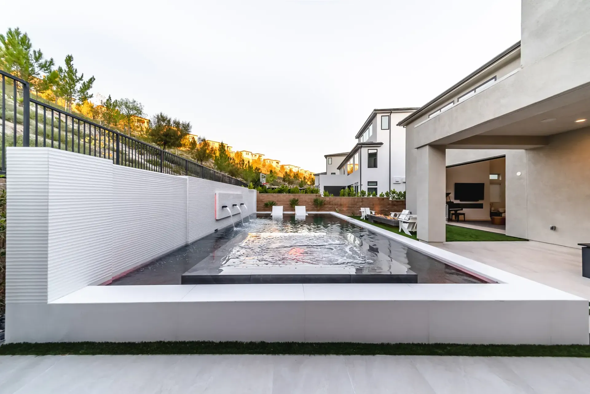 Luxury Swimming pool in Porter Ranch, CA.