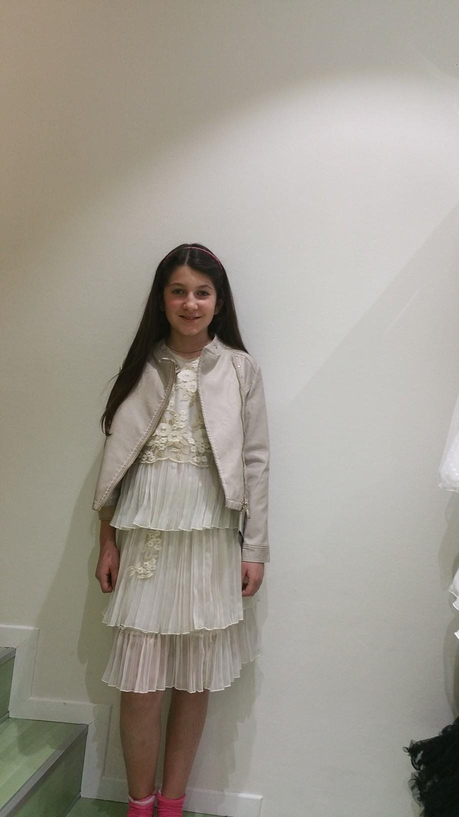 bambina con abito da sera