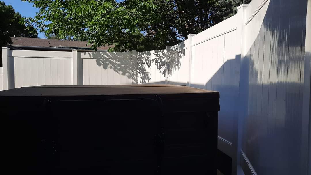 White Modern Fence | Aberdeen, SD | Ludemann Fencing