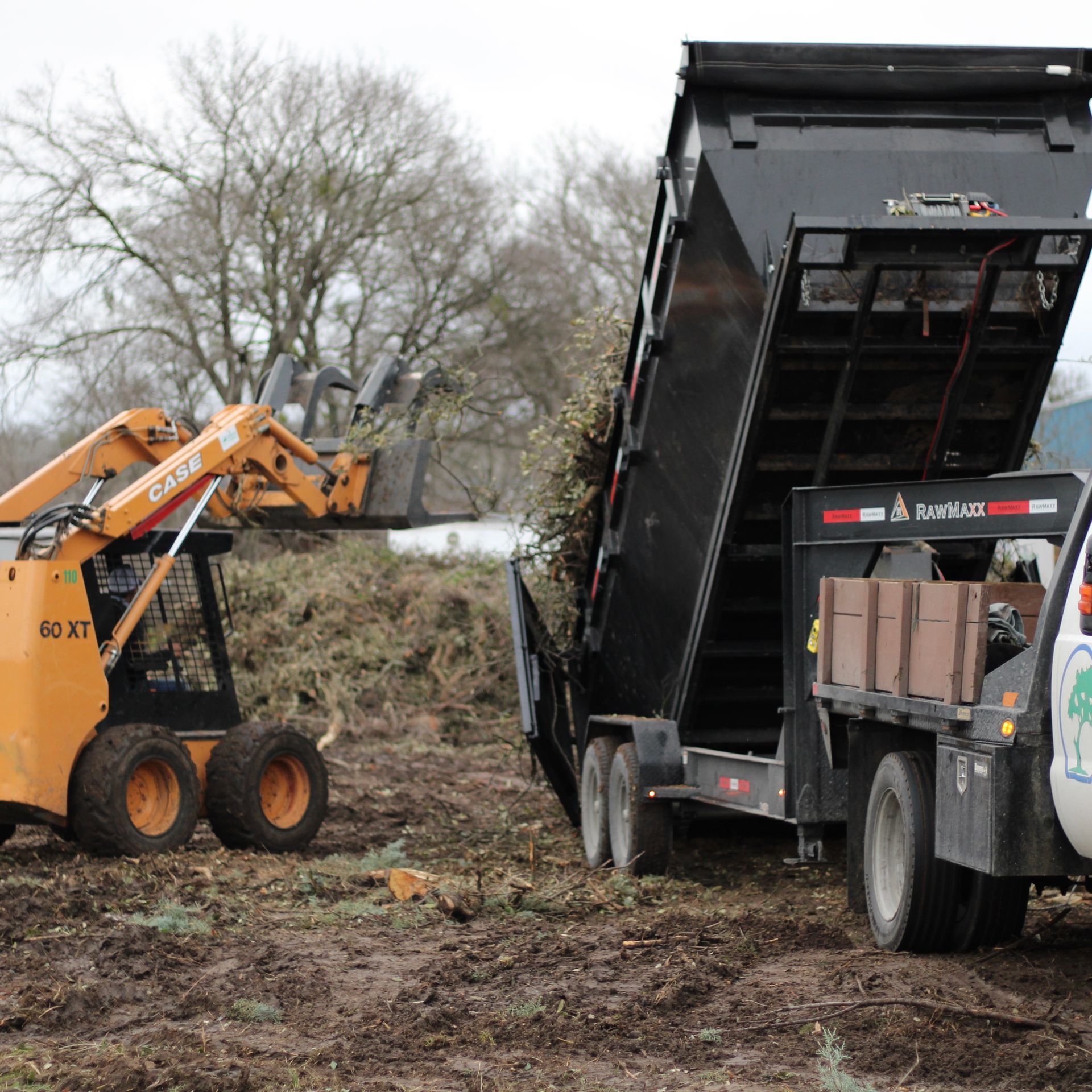 A dump truck with the word case on it