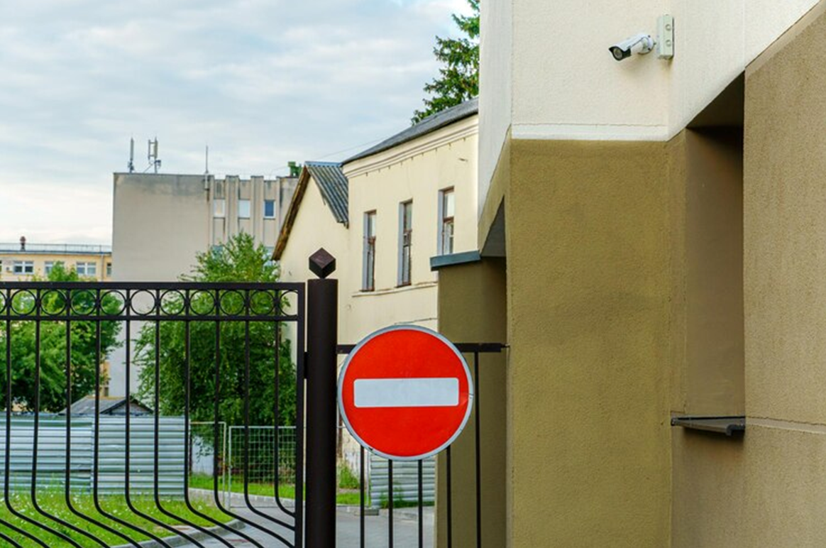 7 Warning Signs That Someone Incompetent (or Unethical) Is Flipping a House
