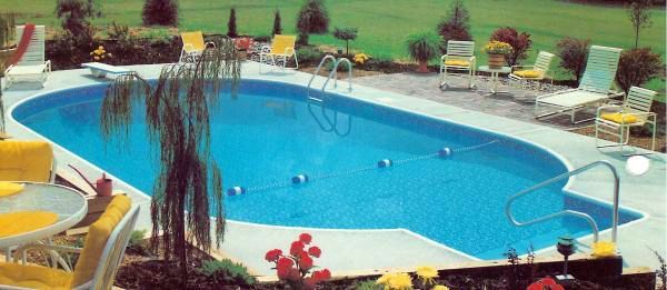 Homestead Family Pools inground oval