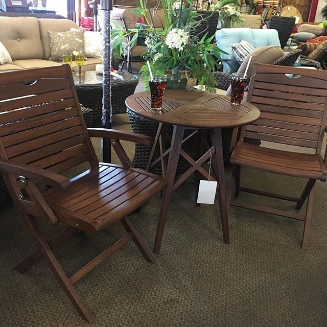 Brown Table And Chairs — Hendersonville, TN — Lynn’s Patio Shop