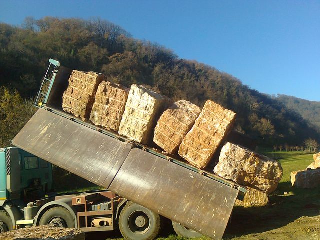trasporto merci e vendita materiali inerti