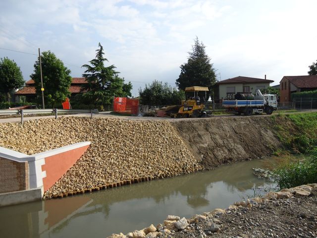 lavori di difesa idraulica