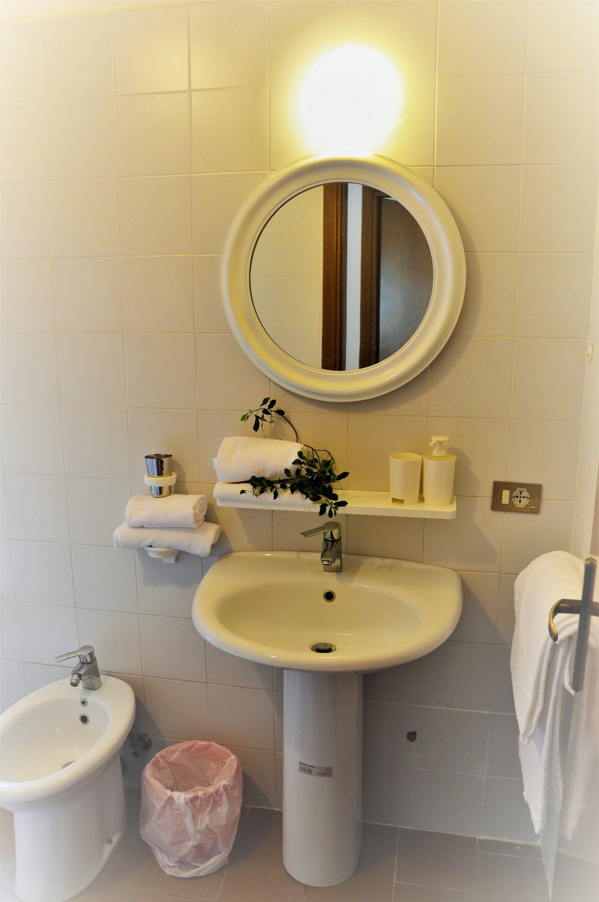 alloggio con vista piscina e bagno privato