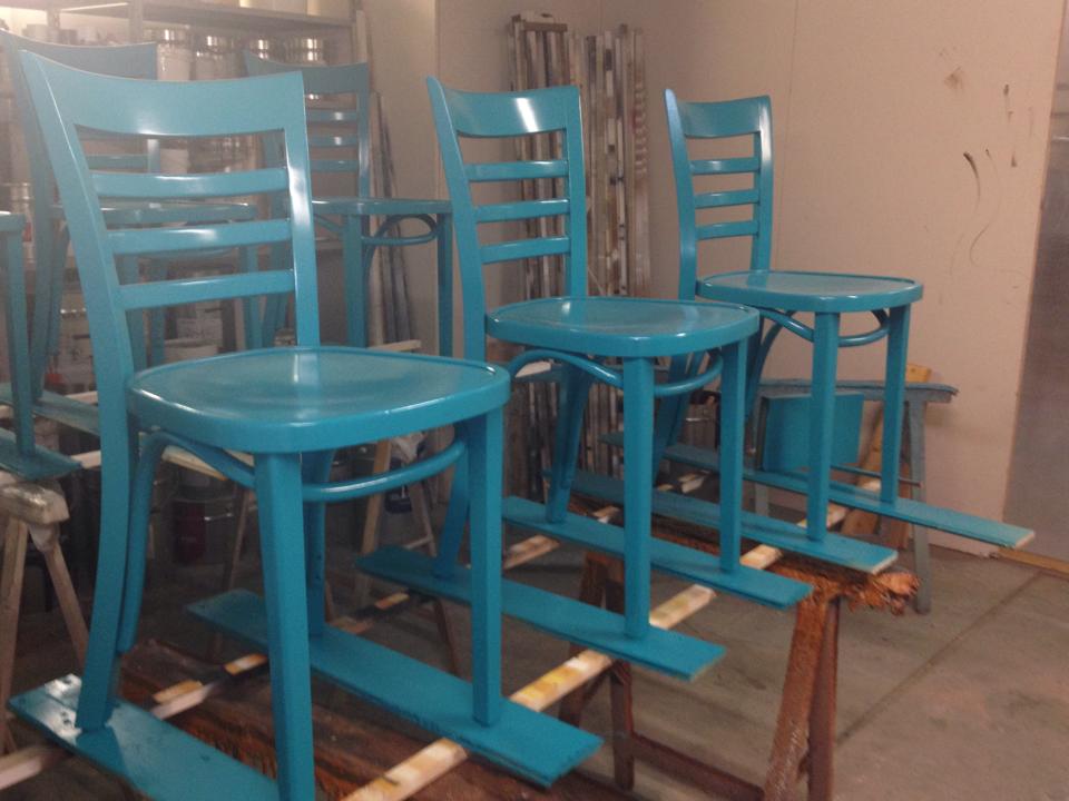 sedie in legno verniciato