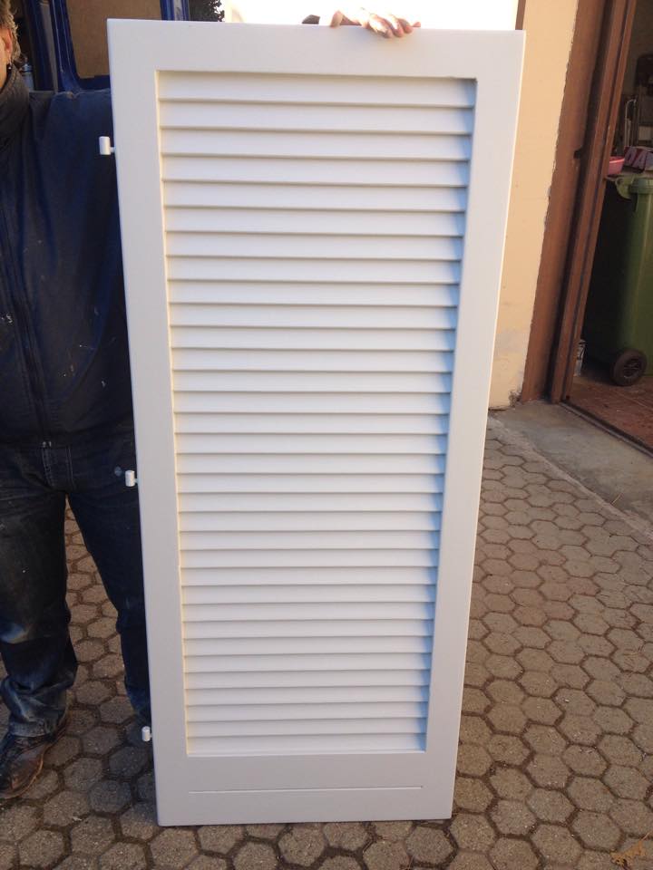 persiana bianca in legno