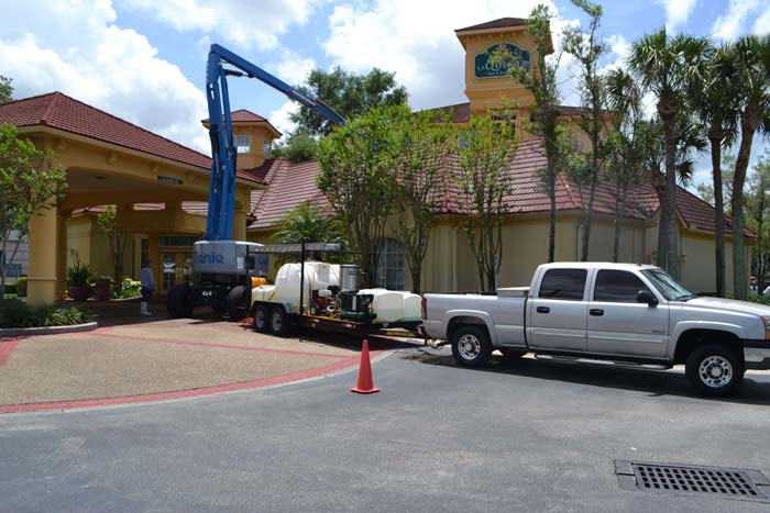 Roof Cleaning — Roof Cleaning in Seffner, FL