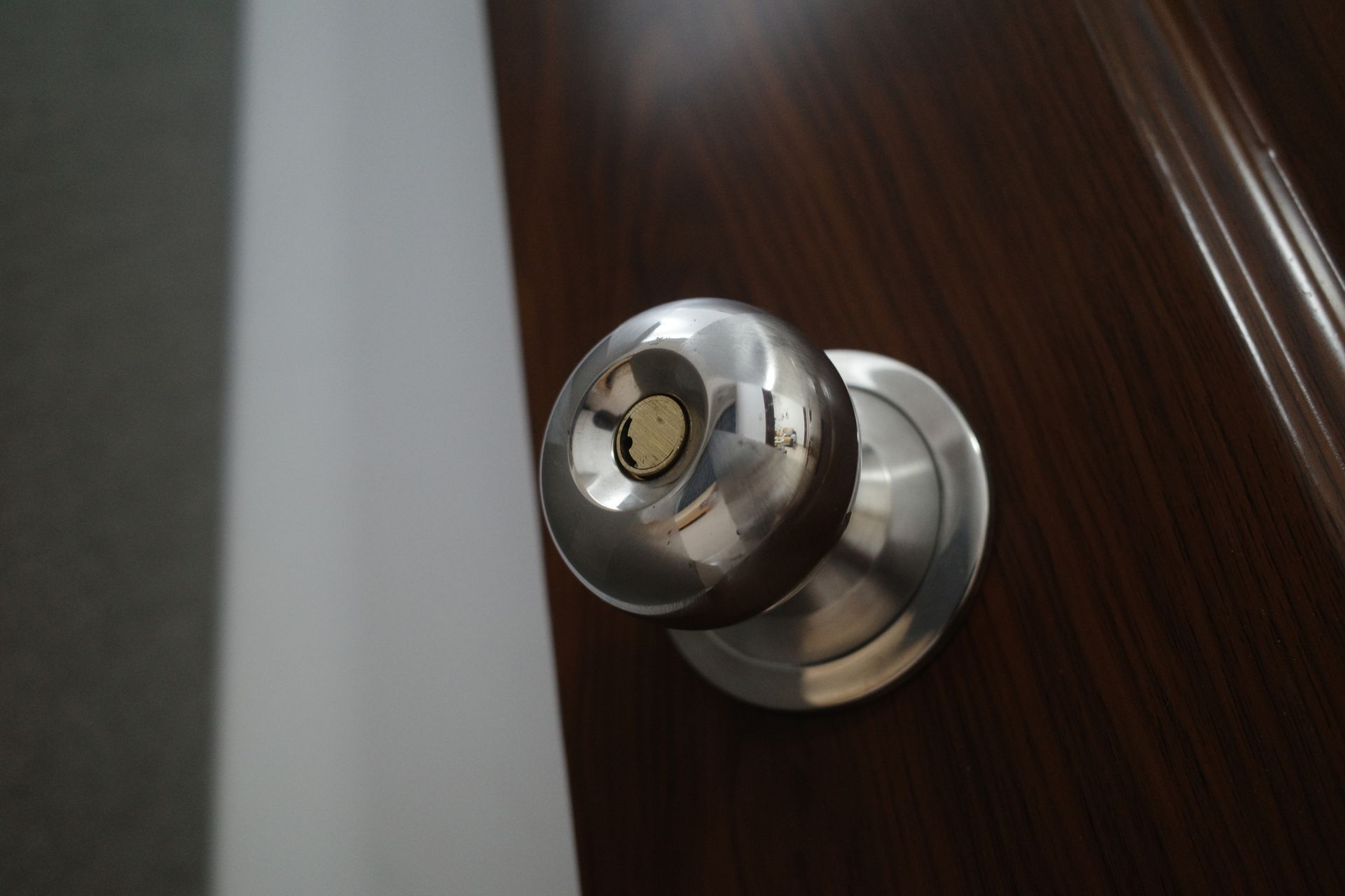 Door Knob – Los Angeles, CA – Roca Lock & Key, Inc.