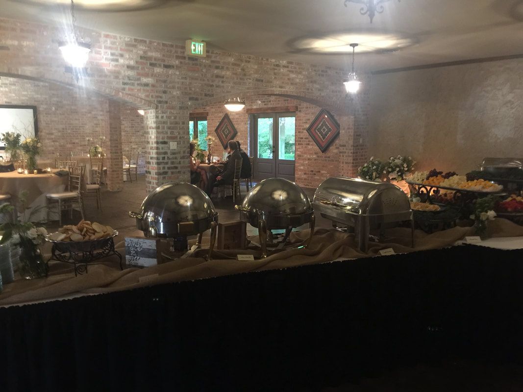 A large room filled with lots of food and buffets.